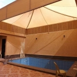مظلات مسابح